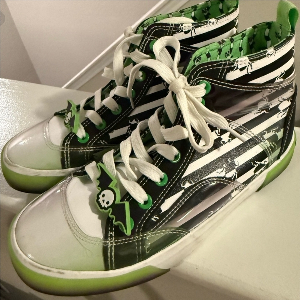 Beetlejuice Woman’s high top Sneakers size 6 1/2